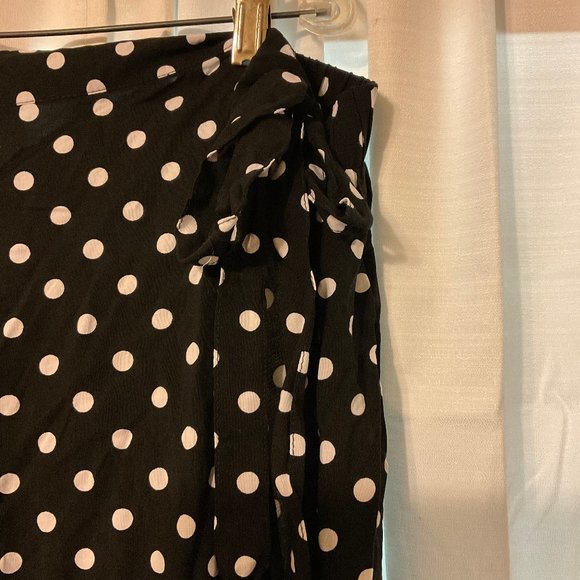 Torrid Black Polka Dot Challis Wrap Skirt 3 White New NWT Hi-Lo Hem Ruffle Trim - Picture 4 of 10